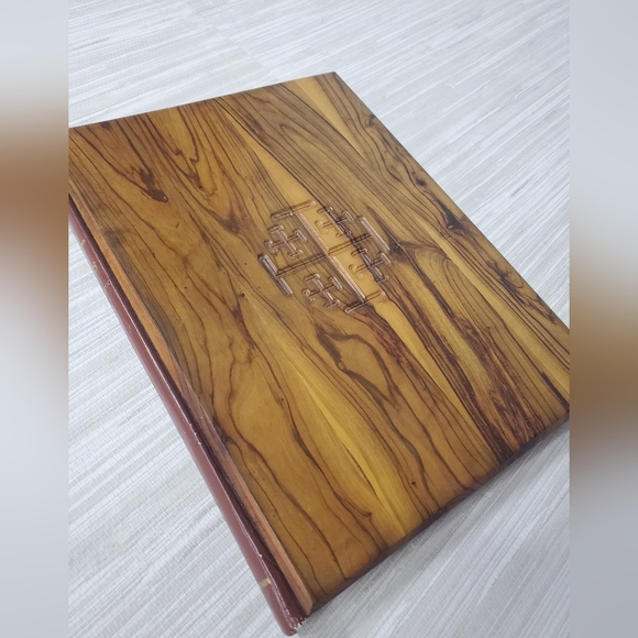 Vintage 1956 Holy Bible Olive Wood Cover King James Jeruslaem Bible - Picture 2 of 16